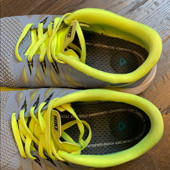nike free neon yellow